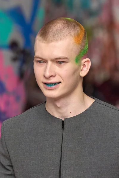 Look 8